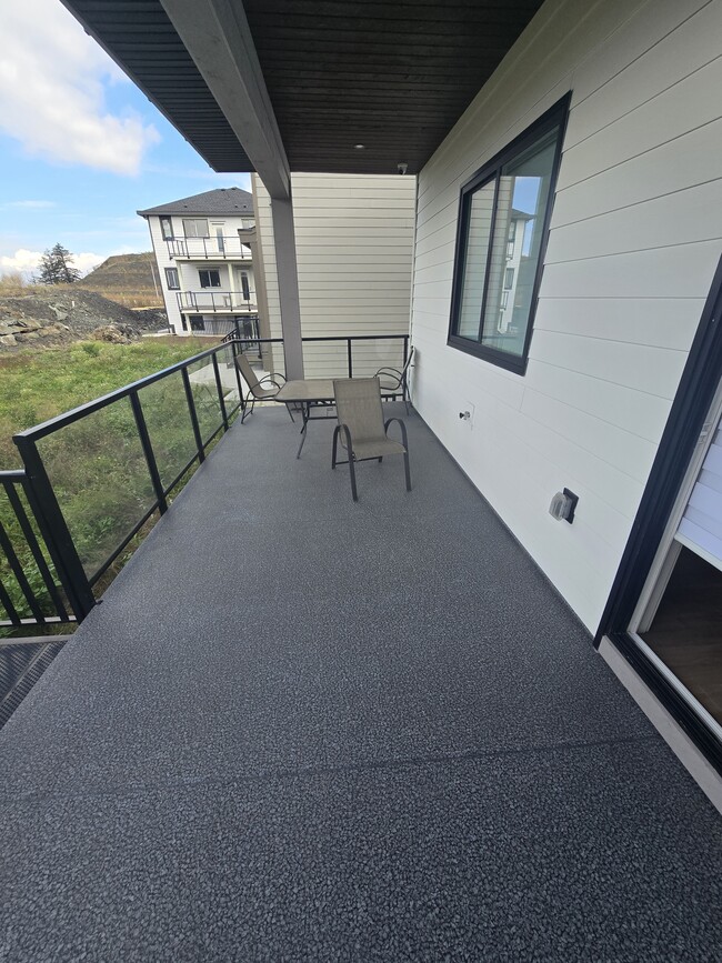 Building Photo - 46137 Crestview Dr