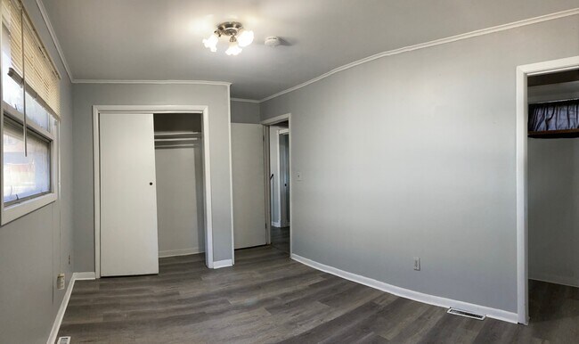 Foto del edificio - 947 E Market St