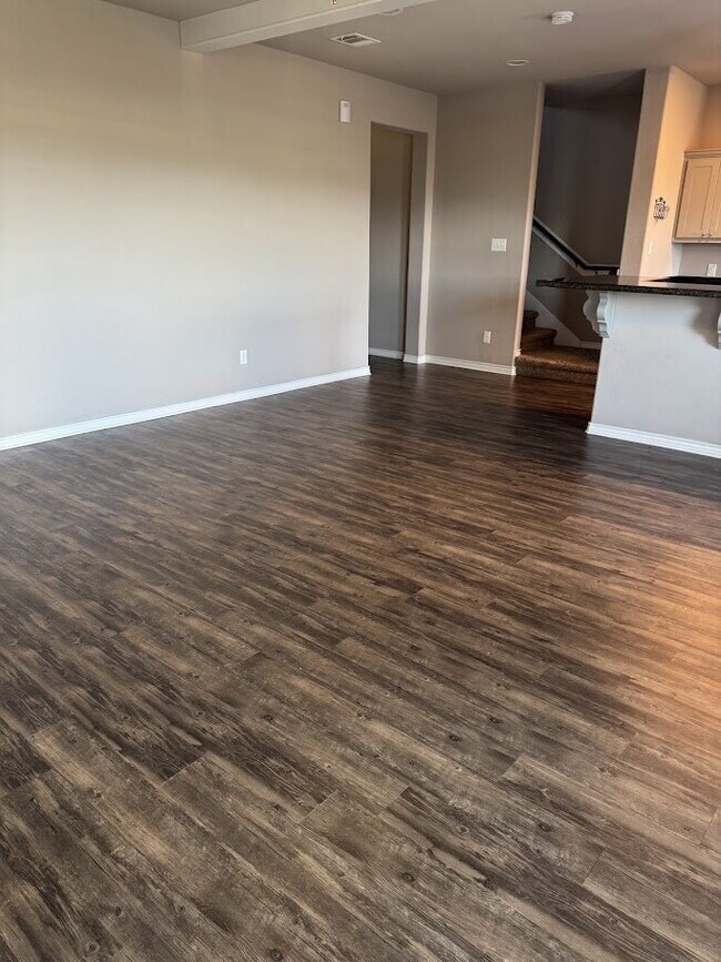 Building Photo - Welcome Home!!