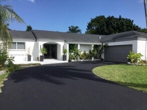 Building Photo - 15551 SW 155th Ave