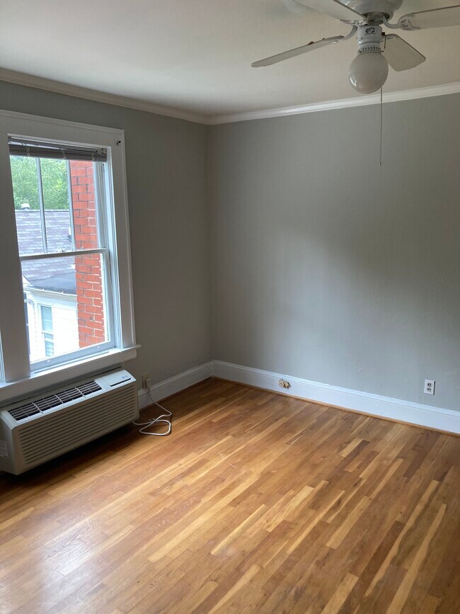 Foto del edificio - 960 Greenwood Ave NE