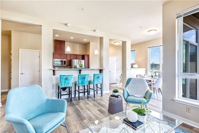 Foto del edificio - 2222 152nd Ave NE