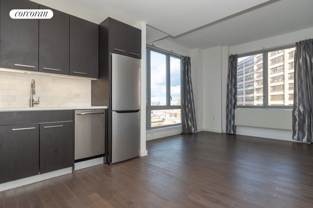 Primary Photo - 321 W 110th St