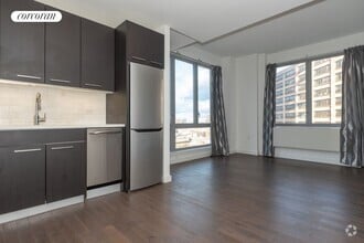 Building Photo - 321 W 110th St