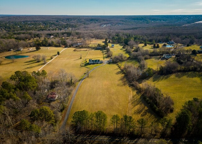 Foto del edificio - 5 bedroom home