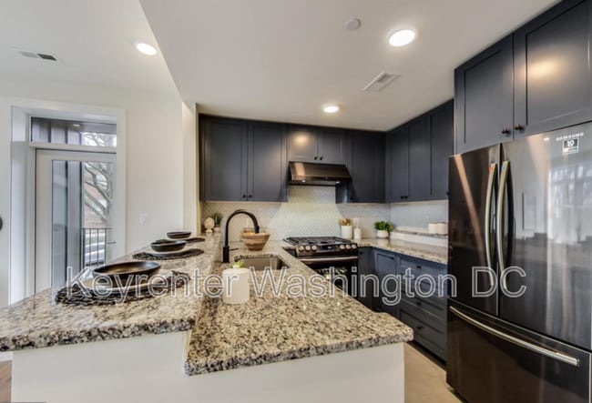 Foto del edificio - 4400 2nd St NE