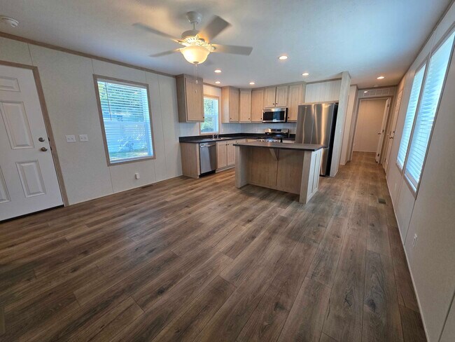 Foto del edificio - 4637 Butternut St