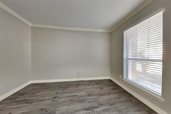 Foto del edificio - 3726 Cypress Hill Dr