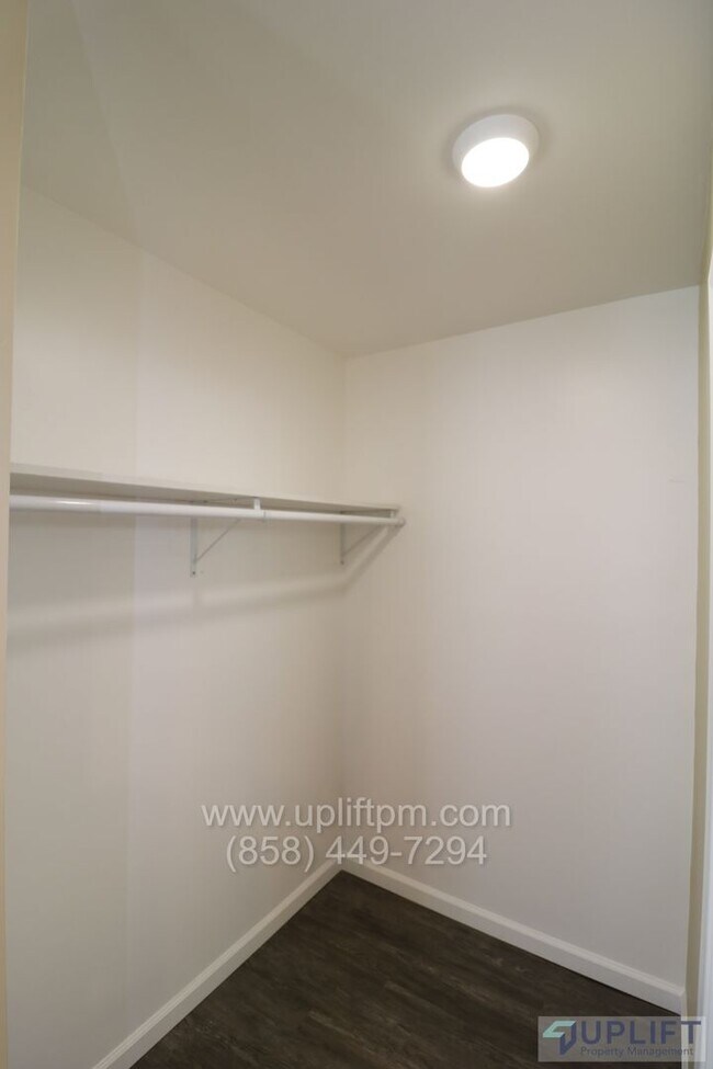 Foto del edificio - 7th St (318-24) (Ramona)