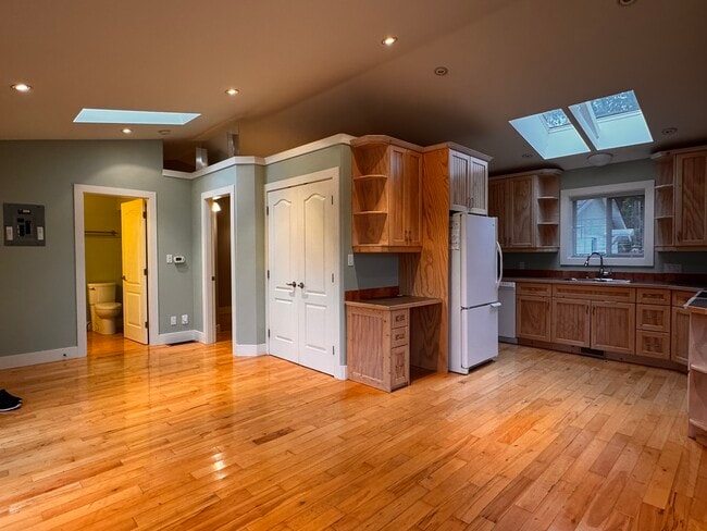 Photo du bâtiment - 146 Marks Ave