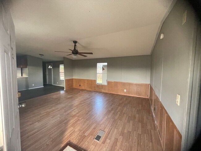 Foto del edificio - 2 BR 2 Bath 1,120 sq ft singlewide mobile home on 1.03 acres in Lonoke, AR