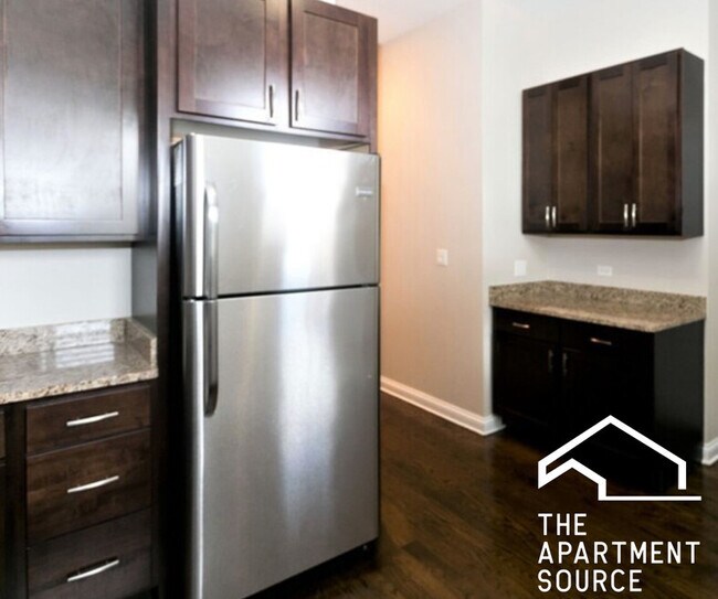 Foto del edificio - 1758 W Montrose Ave