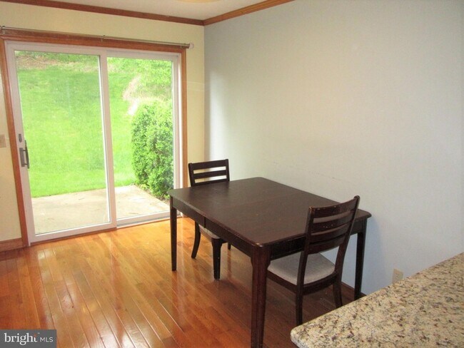 Foto del edificio - 4830 Misty Ct