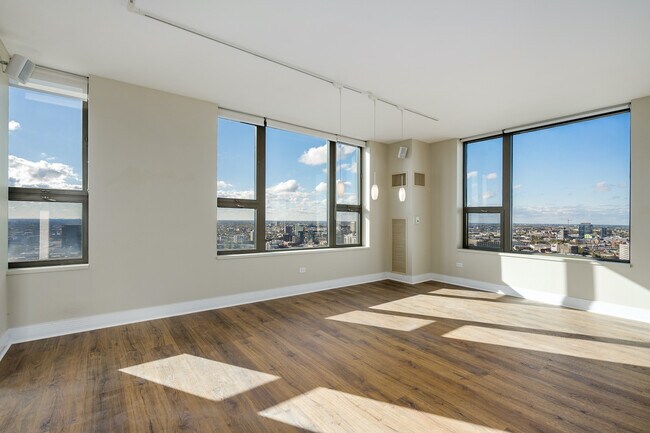 Building Photo - 501 N Clinton St