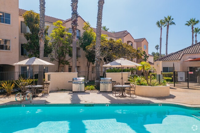 Pool - Heritage Pointe Senior Apartments
