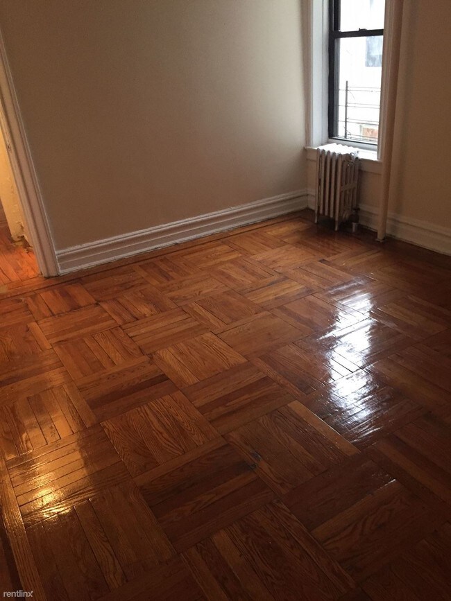 Foto del edificio - 1355 E 18th St