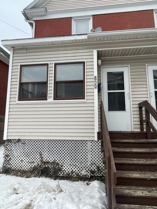 Building Photo - 850 Park Ave