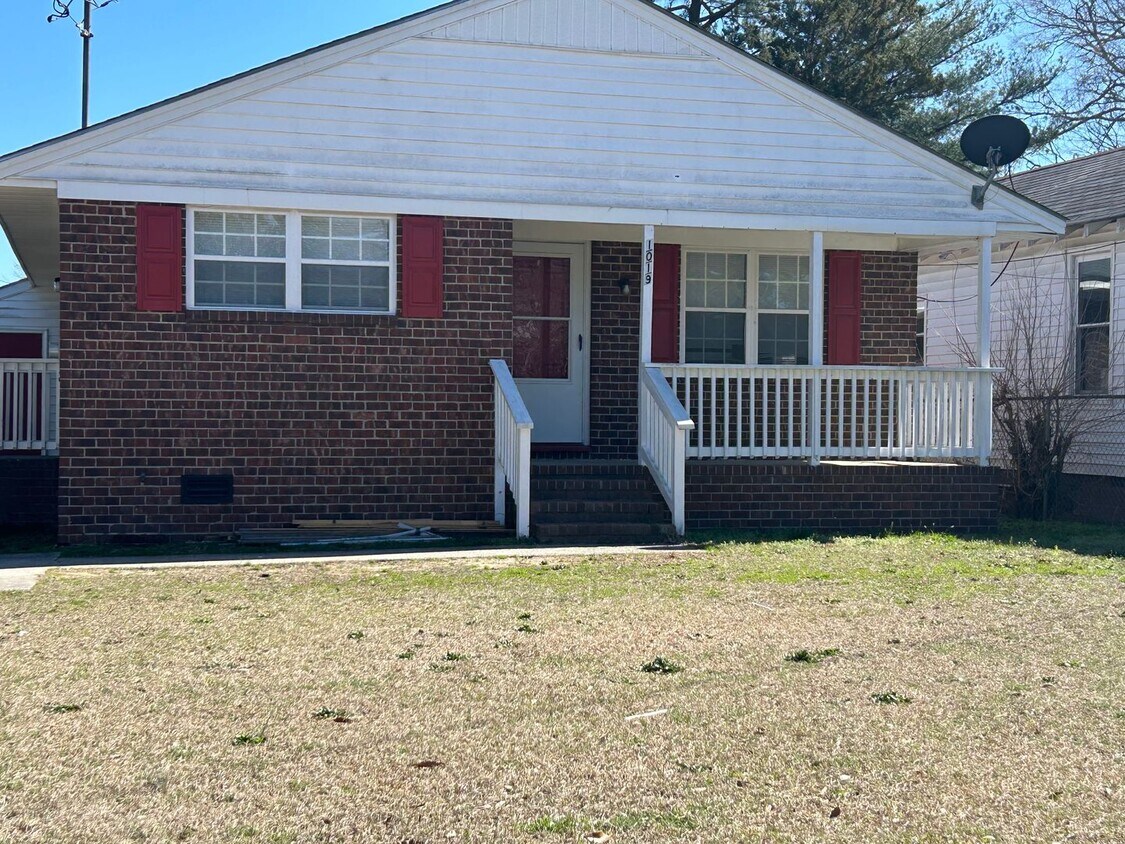 Primary Photo - 1019 Bradley Ave