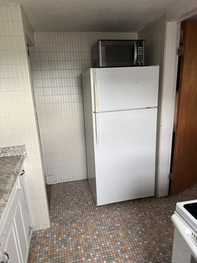 Building Photo - 4 Swan St