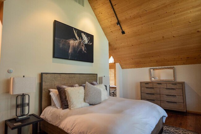 Foto del edificio - 2636 Fairways Pl W