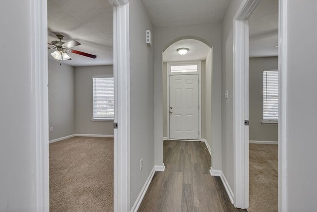 Interior Photo - Grovetown Crossing