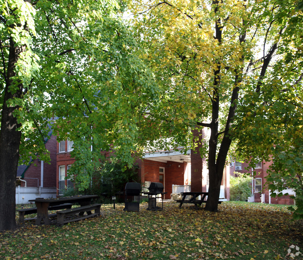 Photo du bâtiment - Bellevue Apartments