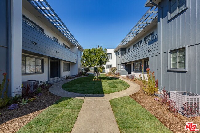 Foto del edificio - 4102 Country Club Dr