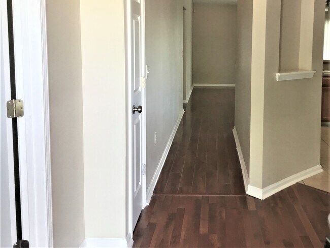 Foto del edificio - 9362 Prosperity Lake Drive
