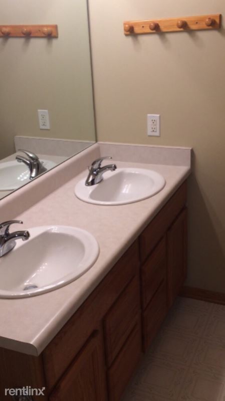 Building Photo - 4 br, 3 bath Townhome - 6600 Shadow Pines Pl