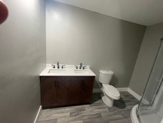 Building Photo - COMING SOON! 3 Bedroom House and 2 bath in...