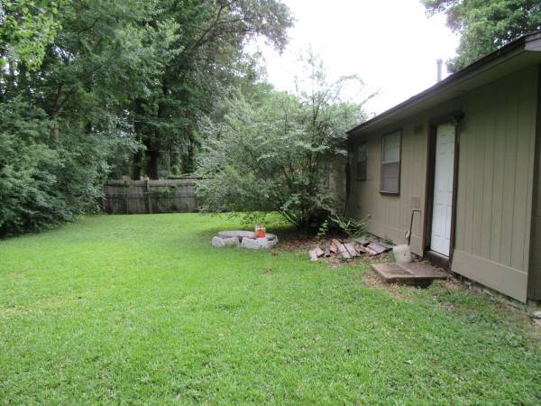 Building Photo - 3951 Wooddale Drive