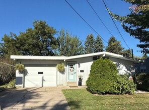 Building Photo - 112 Longacre Ave