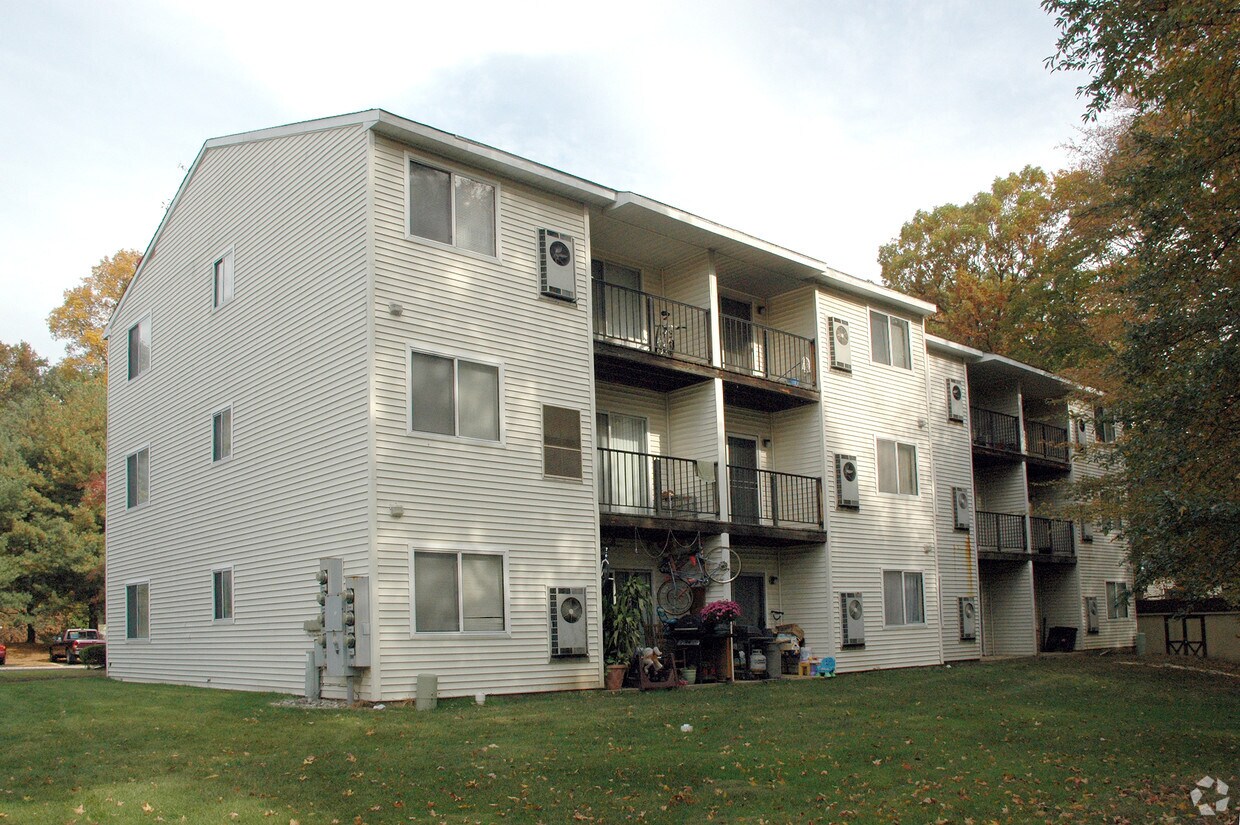 Building Photo - 2501 Normandy Ct