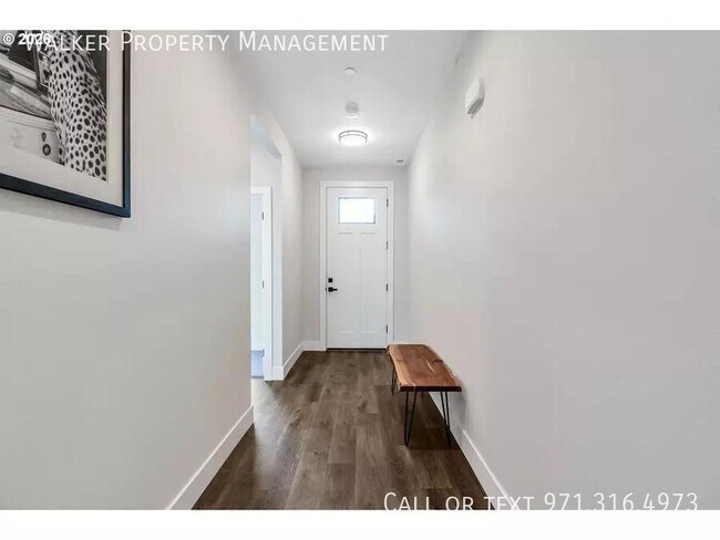 Building Photo - 996 E Rork Ct
