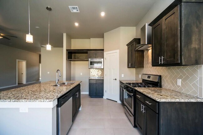 Building Photo - Beautiful 4 Bed Home In Deer Creek Schools