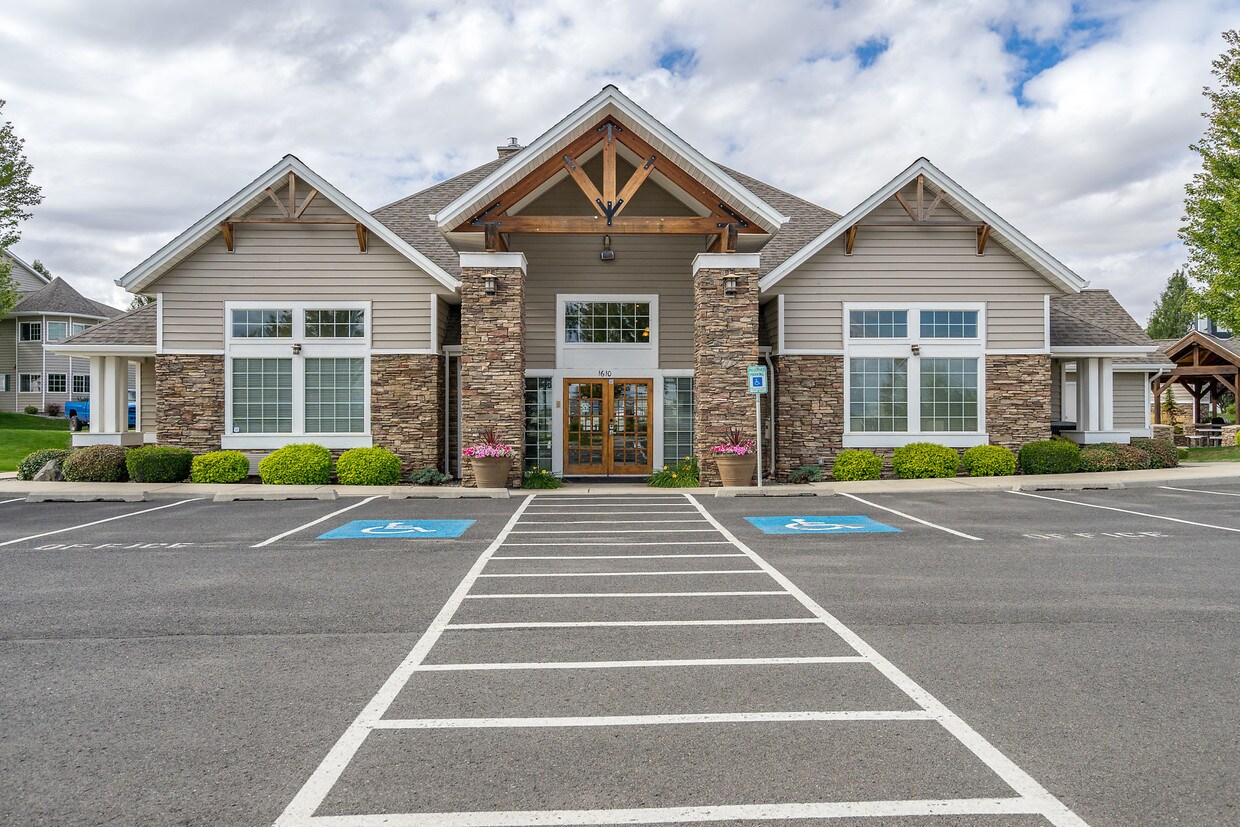 Deer Creek Apartments 1610 S Deer Heights Rd Spokane, WA