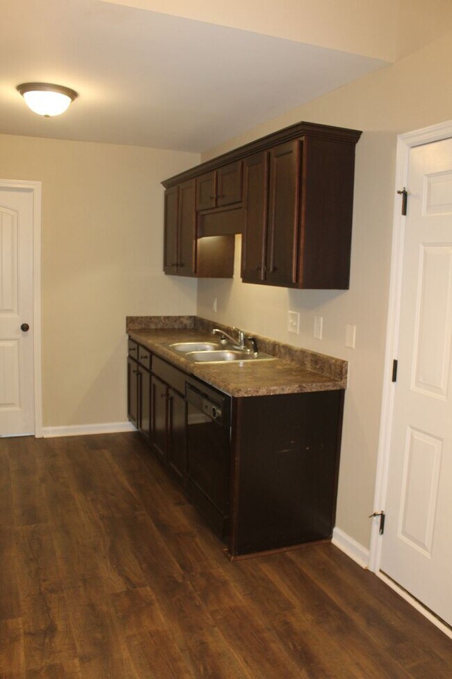 Foto del edificio - 3 Bed/2 Bath Home - 10 minutes to SJAFB!