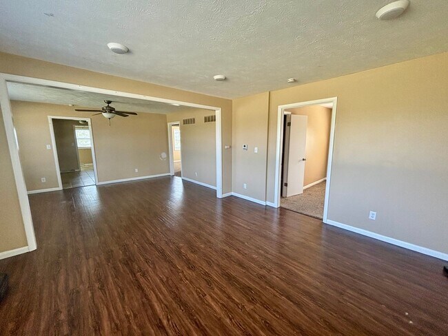 Building Photo - Italian Estates Property Management