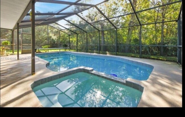 Foto del edificio - 168 Westwood Dr