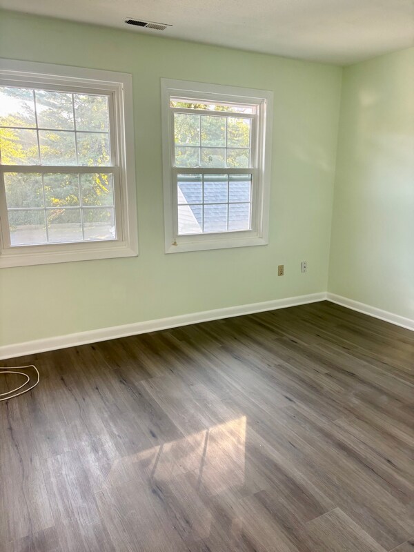 Foto del edificio - 407 Spring Meadow Rd