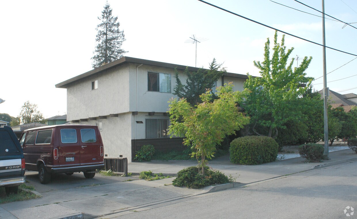 Primary Photo - 346 Clifton Ave