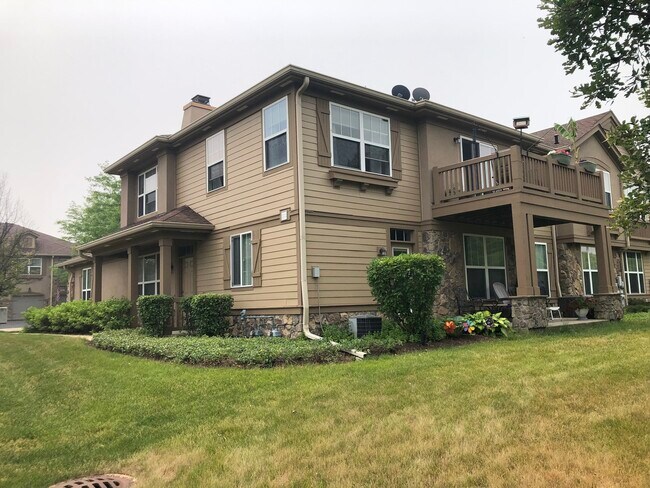 Building Photo - 1952 Crenshaw Cir