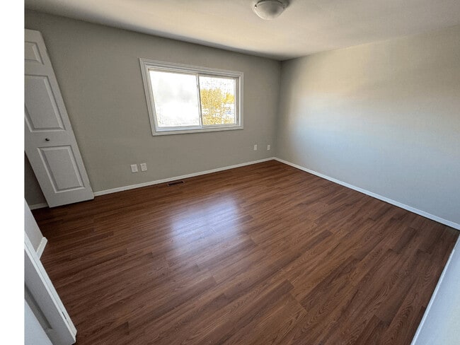 Building Photo - CONTINENTAL TOWNHOMES