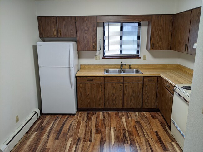 Foto del edificio - 4570 Vasey Ave