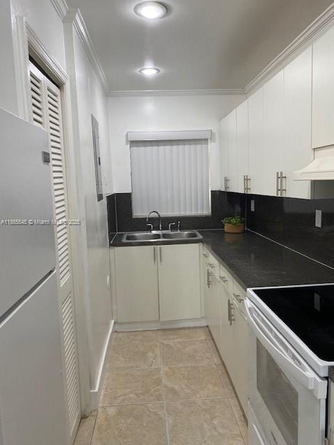 Foto del edificio - 650 NE 149th St