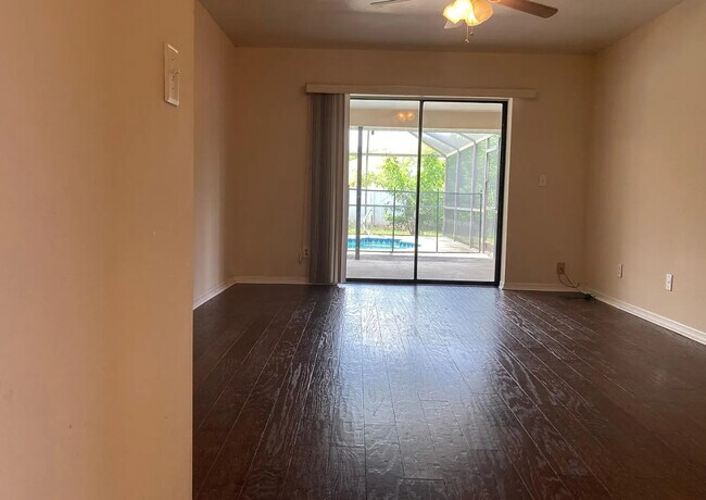 Foto del edificio - 313 SE 33rd St