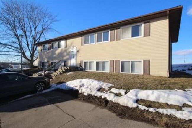 Building Photo - 481 Lindale Dr