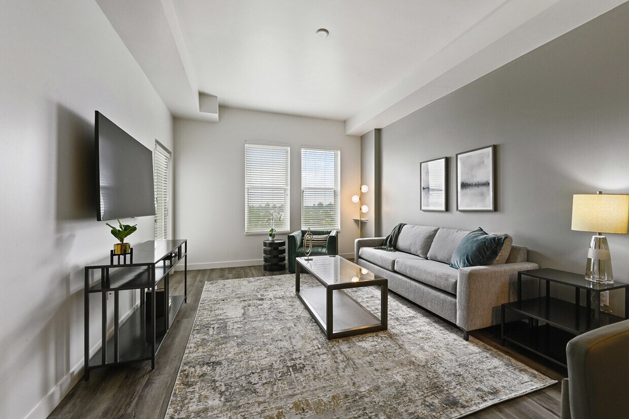 Foto principal - 2190 E 11th Ave