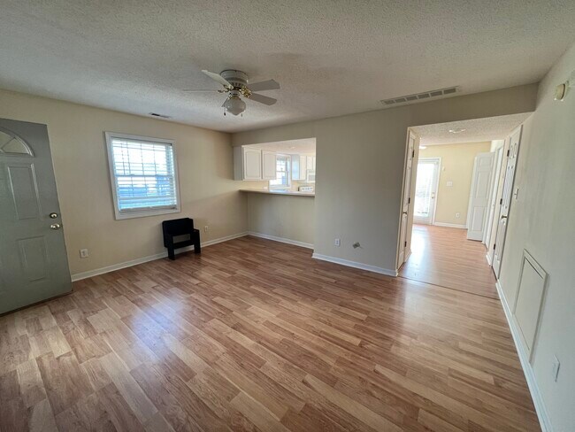 Foto del edificio - 3410 S Oaklawn Cir