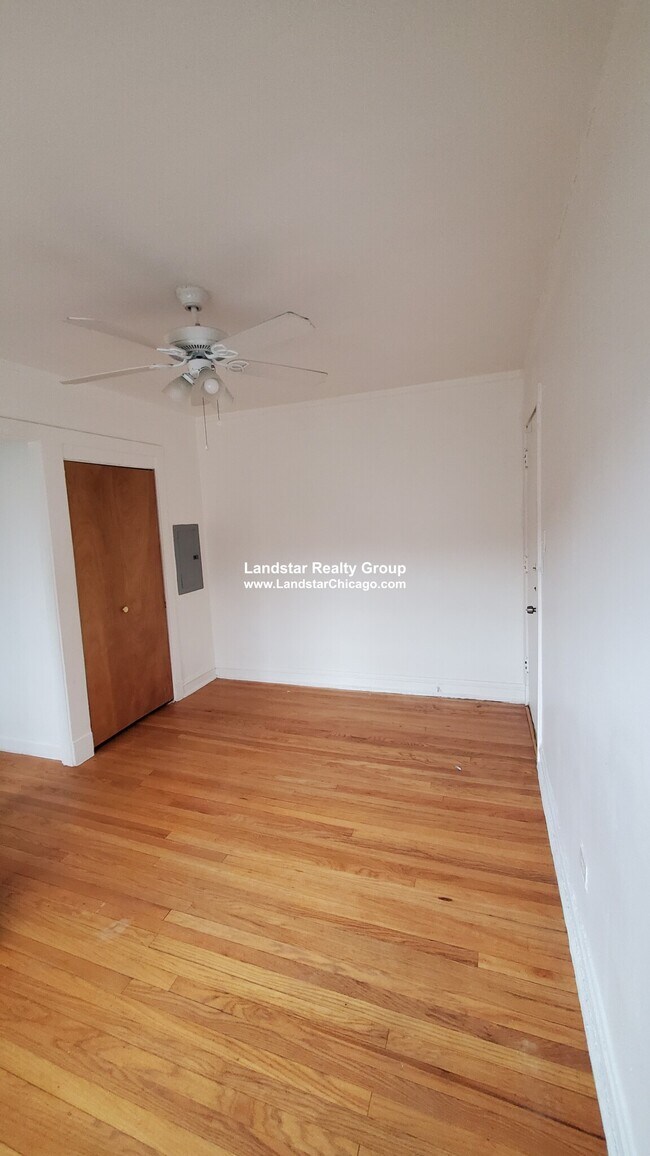 Foto del edificio - 3261 W Wrightwood Ave